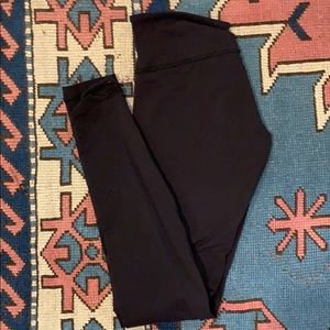 Lululemon wunder under pant size 8 good condition